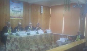 نائب رئيس الجامعة لشئون التعليم والطلاب يناقش رسالة ماجستير بكلية التربية الرياضية