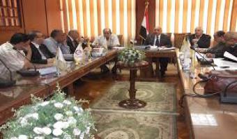 الموافقة على التجديد للدكتور محمد فتحى فرج عضوا بمجلس كلية التربية عام من الخارج