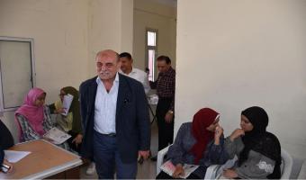 نائب شئون التعليم يتفقد مقر التنسيق الإلكتروني بالجامعة في أول أيام فتح باب التسجيل لطلاب المرحلة الاولى