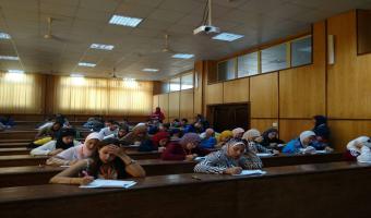50 طالب وطالبة يؤدون الإختبار التحريري لمسابقة إختيار الطلاب المثالين