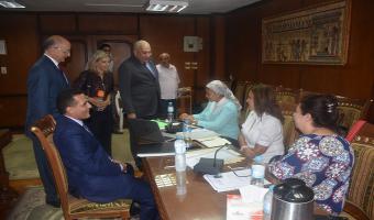 عقد المقابلات الشخصية للسادة المتقدمين لشغل وظائف مركز التطوير المهنى بالجامعة