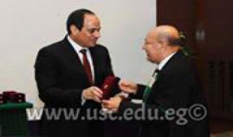 وضع اسم الدكتور محمود إمام نصر على قاعة معهد الهندسة الوراثية لحصوله على جائزة النيل للعلوم والتكنولوجيا