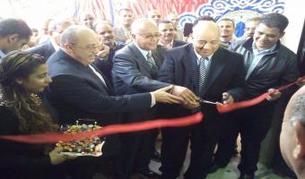 بالصور : رئيس الجامعة يفتتح معرض السلع المعمرة للعاملين بالجامعة