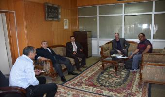 نائب رئيس الجامعة يتفقد سير العملية الانتخابية لإتحاد الطلاب بكليات الجامعة