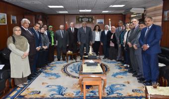 الجامعة تستقبل وفد من وزارة التعليم العالي ومجلس الوزراء وهيئة الرقابة الإدارية