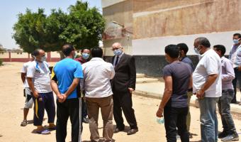 نائب رئيس الجامعة لشئون خدمة المجتمع وتنمية البيئة  يتفقد احوال العائدين من الكويت بالمدن الجامعية