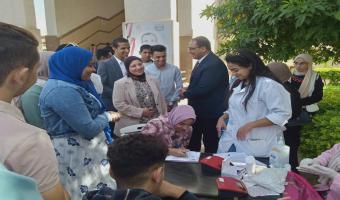 جامعة مدينة السادات تتابع حملة التبرع بالدم تضامناً مع الأشقاء الفلسطنيين بكلية الحقوق