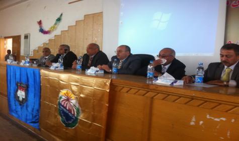 رئيس جامعة مدينة السادات يلقي كلمة سريعة فى ندوة 