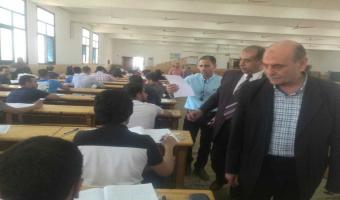 نائب رئيس الجامعة يتفقد لجان الإمتحانات بكلية التجارة