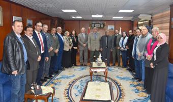 رئيس الجامعة يستقبل فريق المراجعة الخارجية المانحة لشهادة ISO 9001:2015