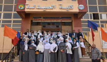 بالصور فتيات مدرسة السادات الثانوية بنات بالمنطقة العاشرة فى زياره لكلية الصيدلة جامعة السادات