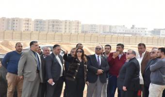 رئيس جامعة مدينة السادات تتفقد الأعمال الإنشائية لصب الخزان الأرضي لكلية التجارة