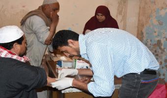 قوافل الجامعة الطبية تزور مركز