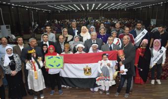 رئيس الجامعة ونائبيه يشهدون إحتفالية كلية السياحة والفنادق باليوم العالمي لمتحدى الإعاقة