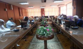 المدير التنفيذى للمعلومات يجتمع بمديرى مشروعات تطوير نظم وتكنولوجيا المعلومات المركزية ومديرى الوحدات بكليات الجامعة