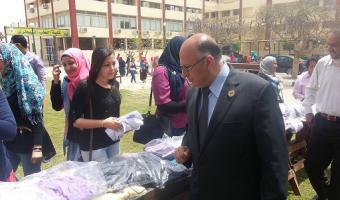 معرض خيرى للملابس بكلية الطب البيطرى بالجامعة
