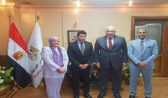 رئيس جامعة مدينة السادات يلتقى وزير الشباب والرياضة بديوان عام الوزارة